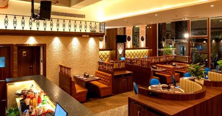 Double Deck Lounge — image 4 of 5