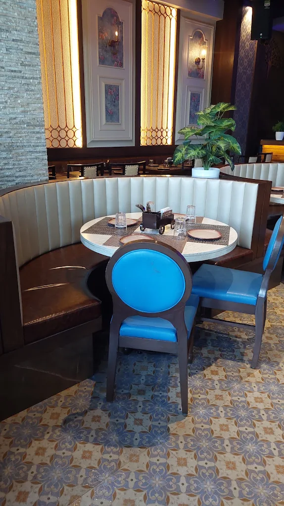 Double Deck Lounge — view 6