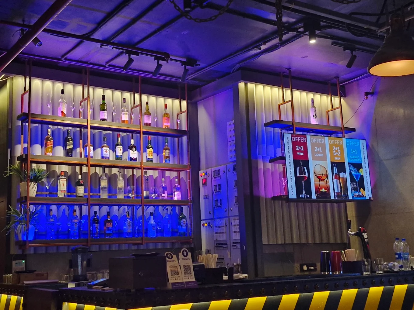 Double Deck Lounge — view 7